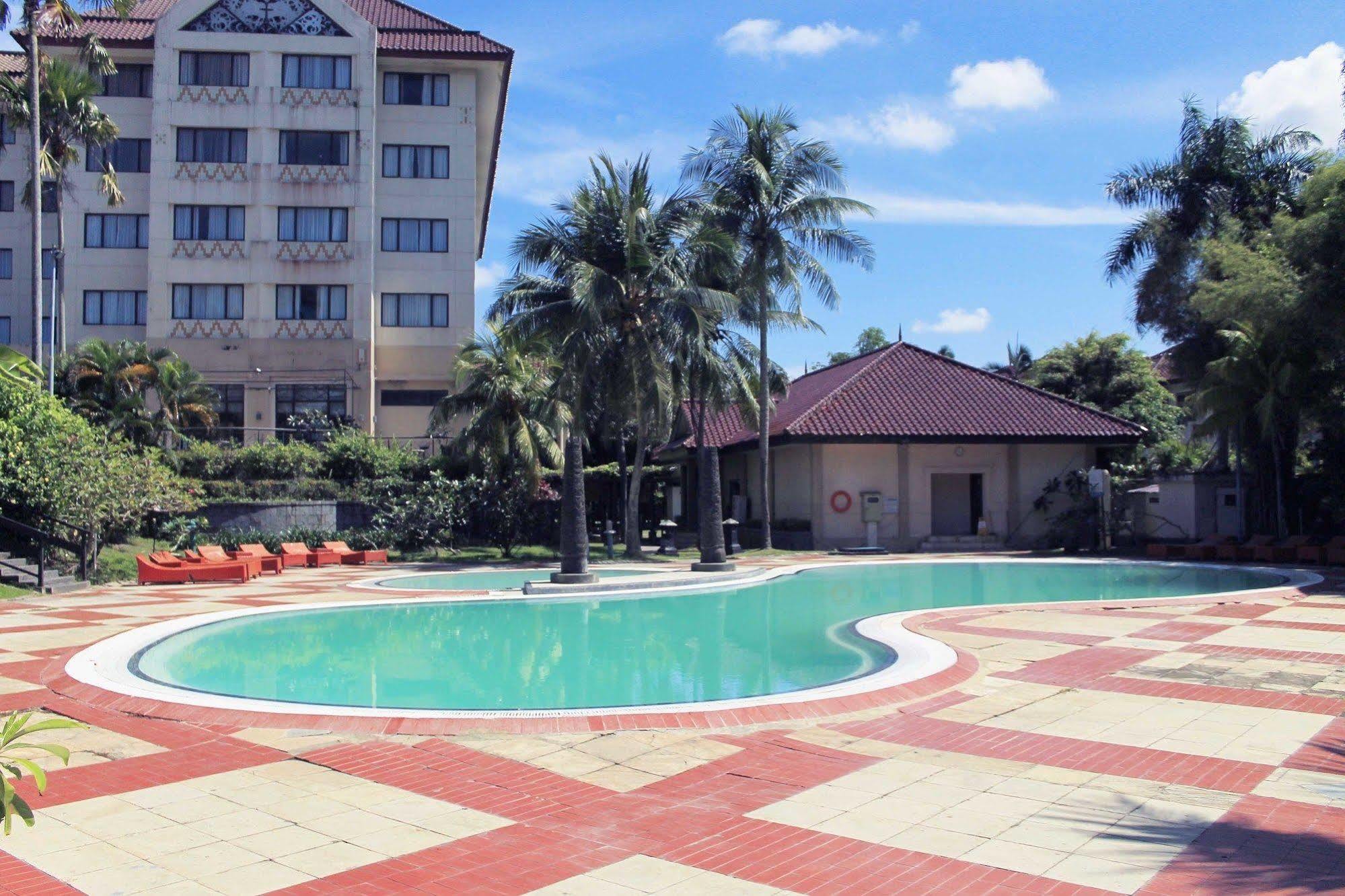 Le Grandeur Hotel Balikpapan 외부 사진